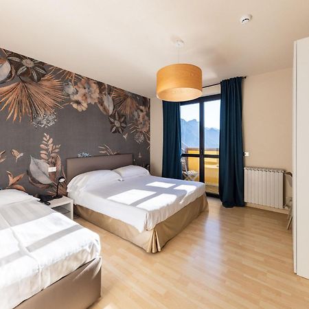 Hotel Miranda Riva di Solto Eksteriør bilde