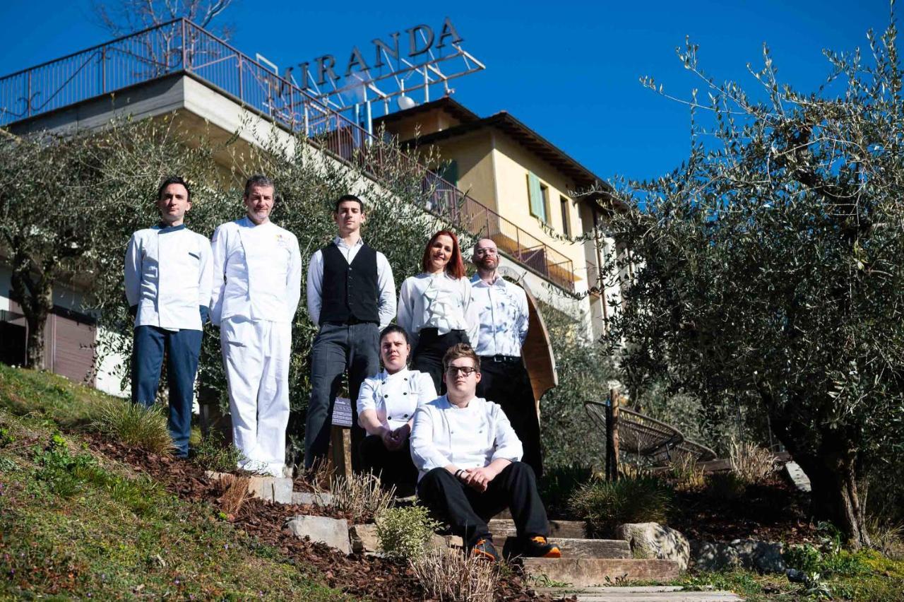 Hotel Miranda Riva di Solto Eksteriør bilde