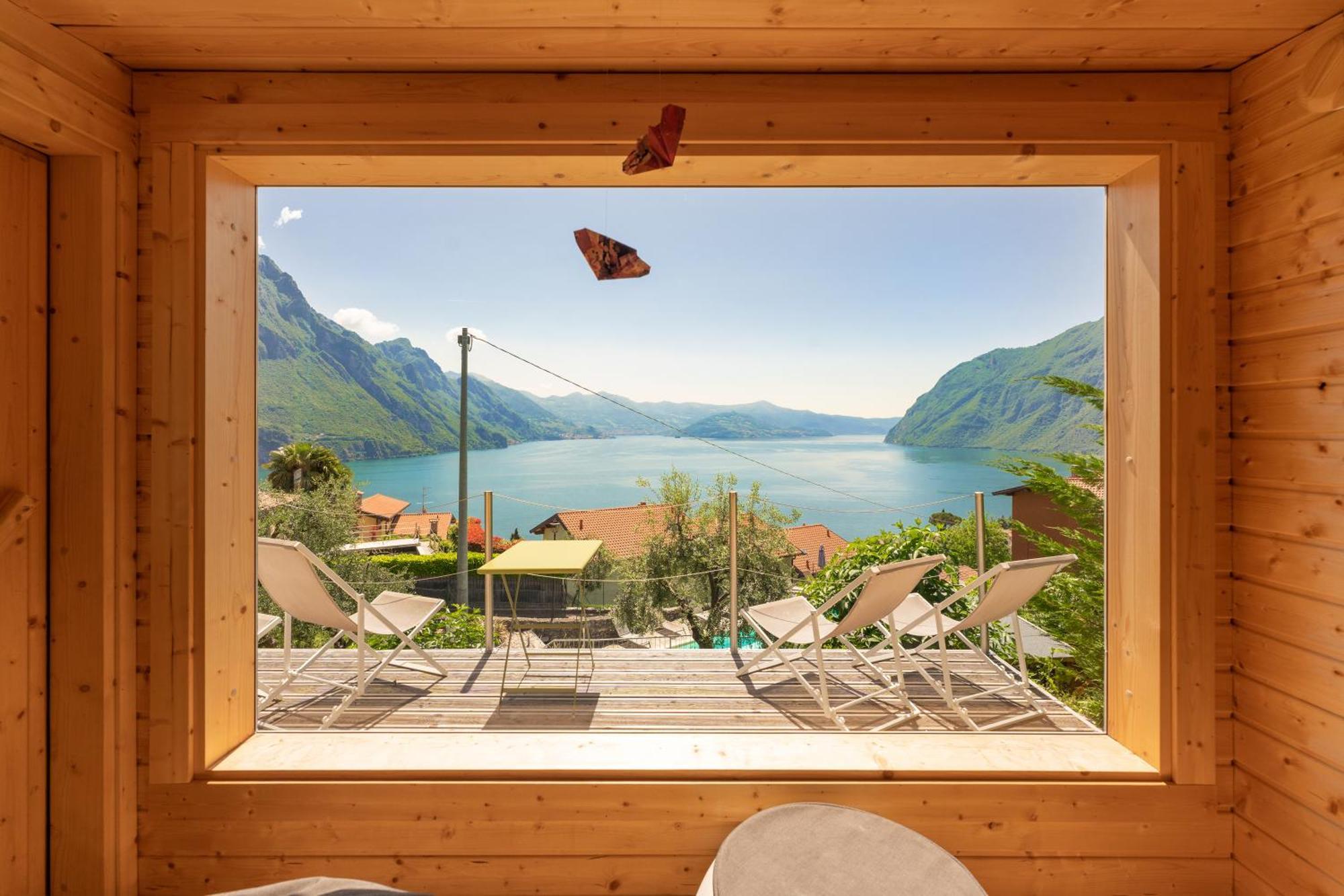 Hotel Miranda Riva di Solto Eksteriør bilde
