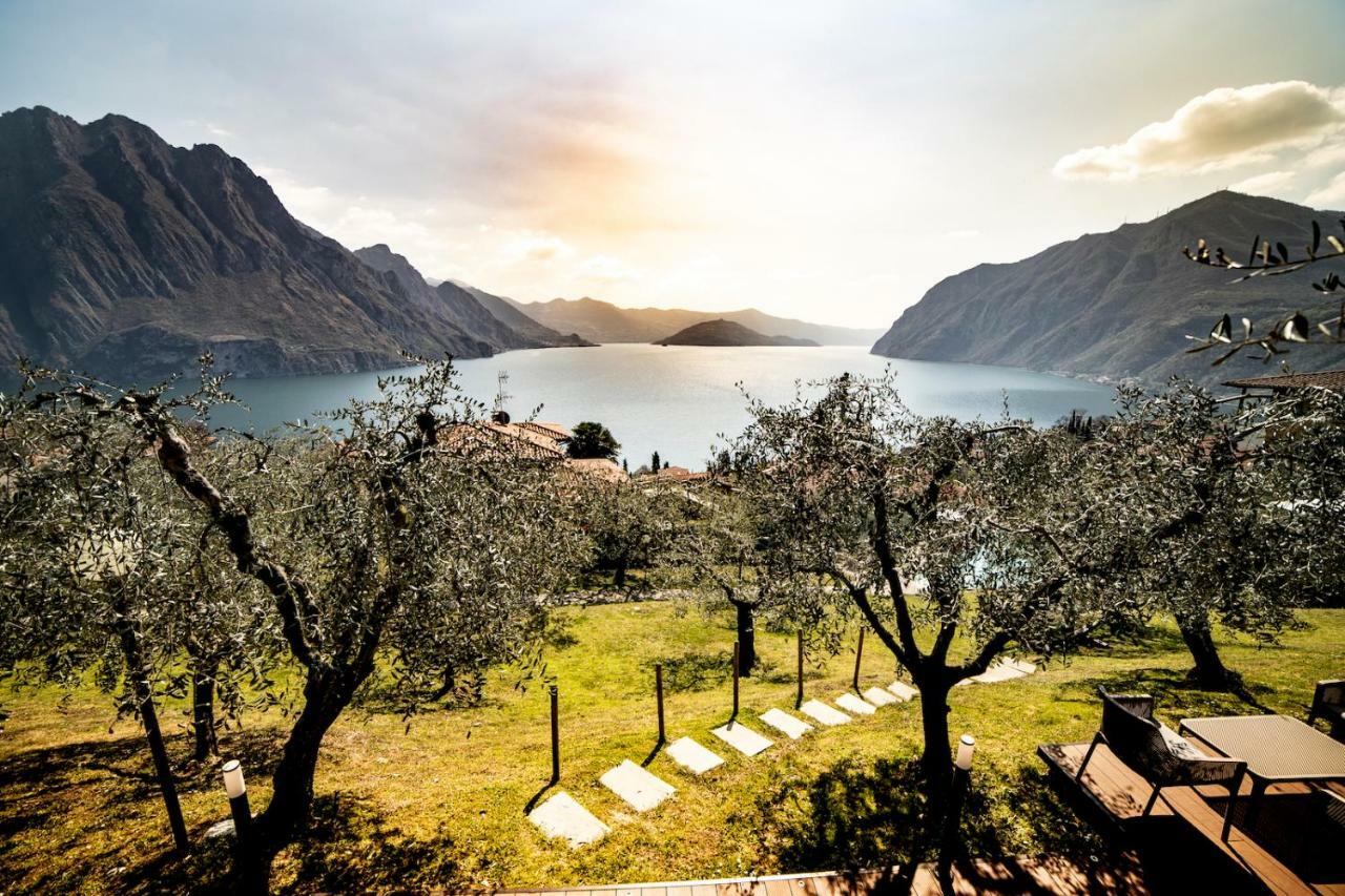Hotel Miranda Riva di Solto Eksteriør bilde