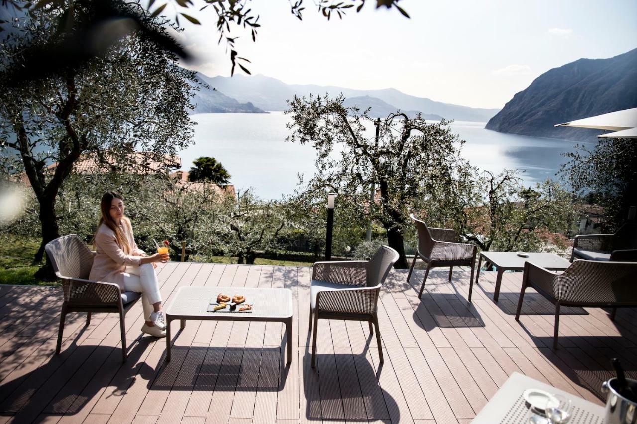 Hotel Miranda Riva di Solto Eksteriør bilde