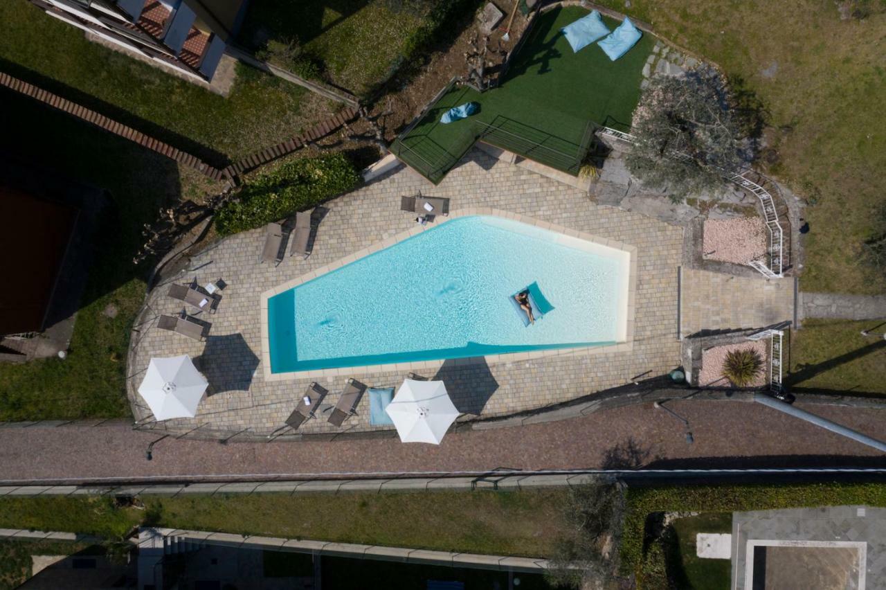 Hotel Miranda Riva di Solto Eksteriør bilde