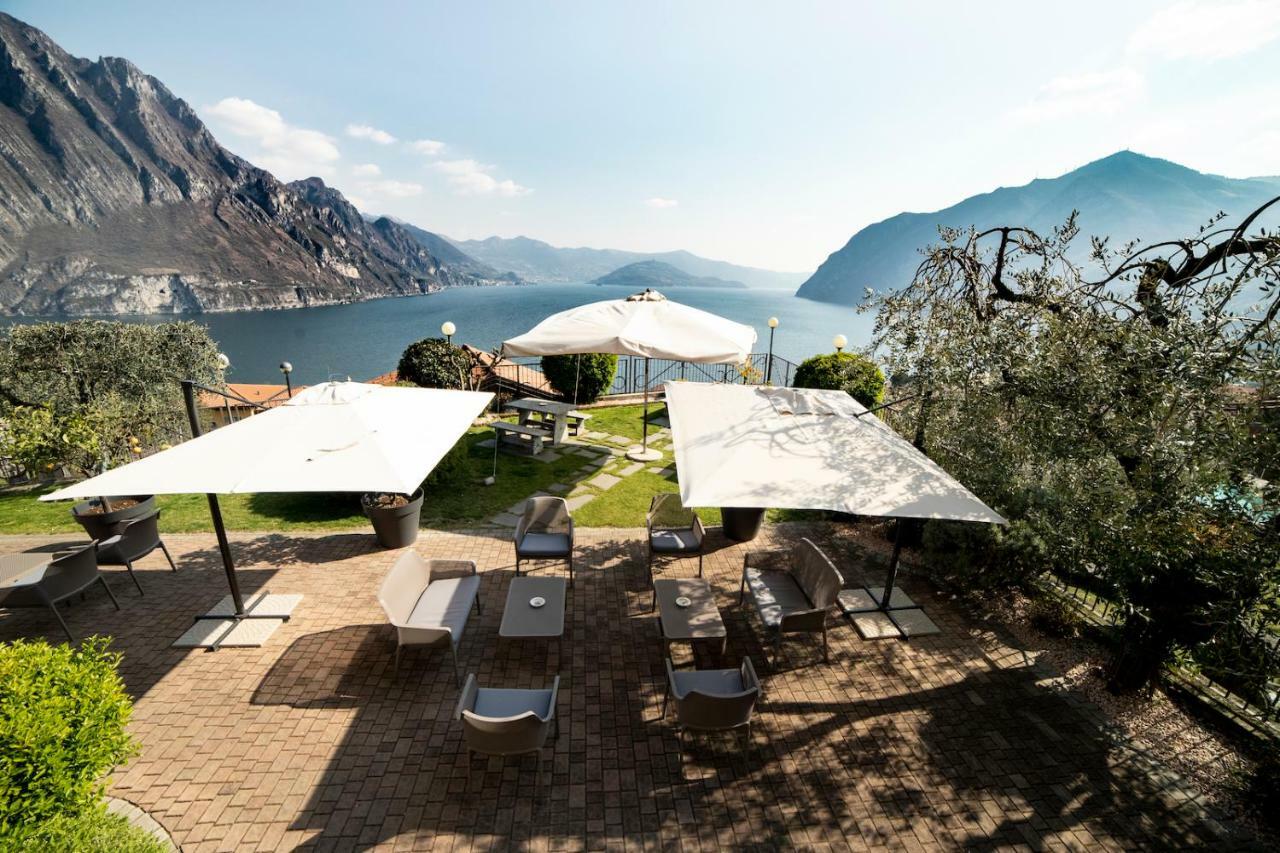 Hotel Miranda Riva di Solto Eksteriør bilde