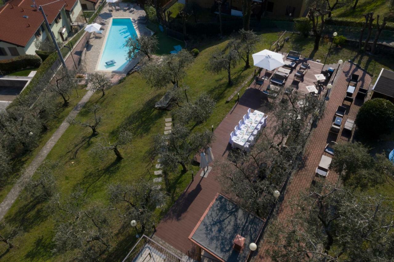 Hotel Miranda Riva di Solto Eksteriør bilde